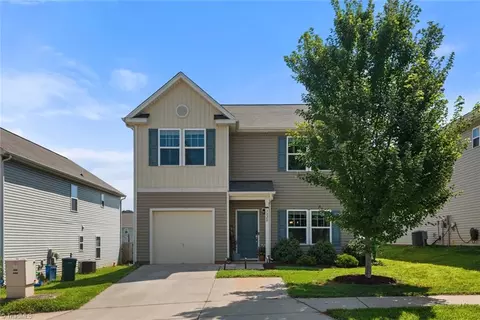 1028 Bitting Hall Cir, Rural Hall, NC 27045