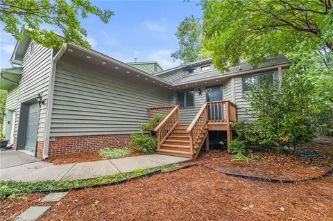 411 Chester Woods Ct, High Point, NC 27262