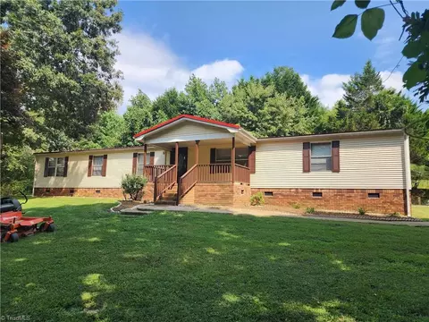 116 Old Place Ln, Ararat, NC 27007