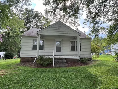 4289 Old 52 Rd N, Pinnacle, NC 27043