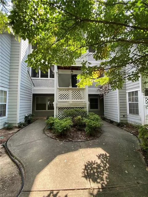 4907 Hollenden Dr #107, Raleigh, NC 27616