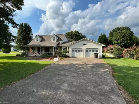 4359 Glenn Hi Rd, Winston Salem, NC 27107