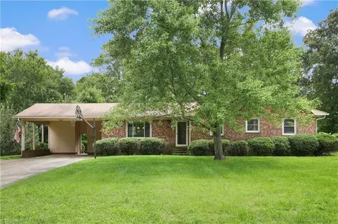602 Shamrock Rd, High Point, NC 27265
