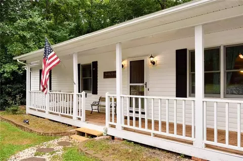4244 Hunters Run, Trinity, NC 27370 photo 1