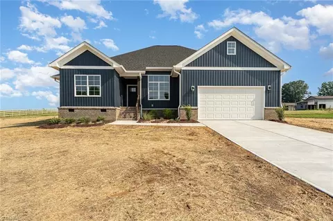126 Galliher Rd, Harmony, NC 28634 photo 3