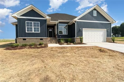 126 Galliher Rd, Harmony, NC 28634 photo 4