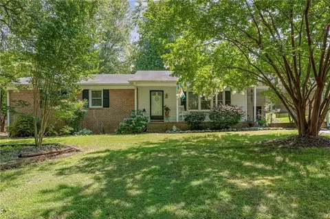 318 Lucinda Ln, Kernersville, NC 27284