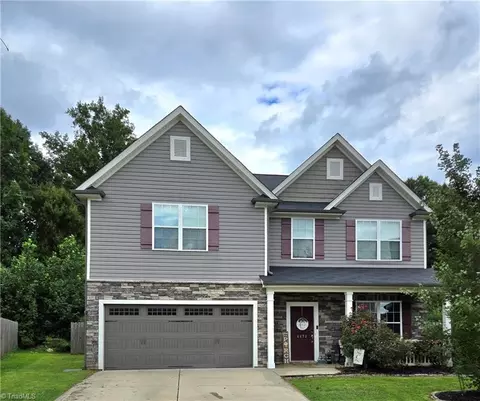 4473 River Gate Dr, Clemmons, NC 27012