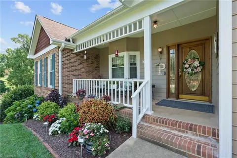 1108 Applegate Ct, Lenoir, NC 28645 photo 5
