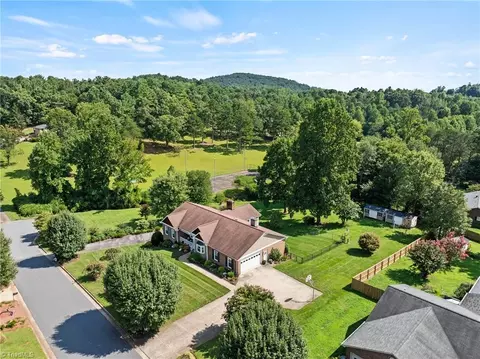 1108 Applegate Ct, Lenoir, NC 28645 photo 7