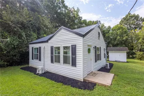 505 Hickory Ave, Statesville, NC 28677