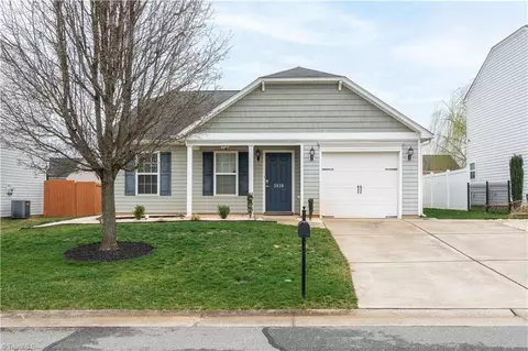 3938 Creekmoore Dr, Winston Salem, NC 27101