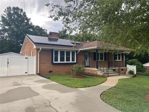 2424 Atwood Dr, Burlington, NC 27215