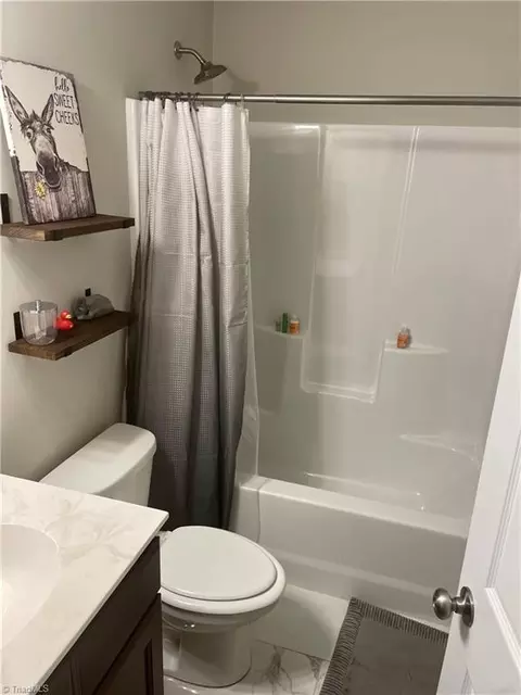 Bath - 204 Springfield Rd W, High Point, NC 27263 photo 2 of 2