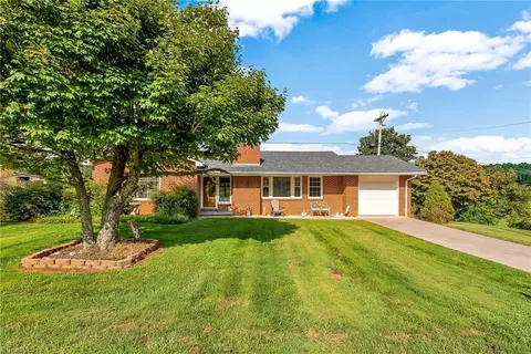 678 Dehart Community Ctr Rd, Hays, NC 28635