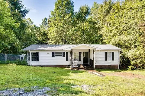 5001 Cashatt Rd, Trinity, NC 27370