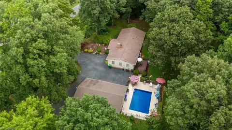 5220 Yadkinville Rd, Pfafftown, NC 27040