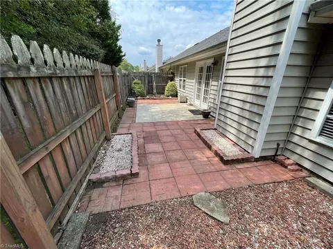 Exterior - 2938 Eagle Pointe Dr, High Point, NC 27265 photo 2 of 3