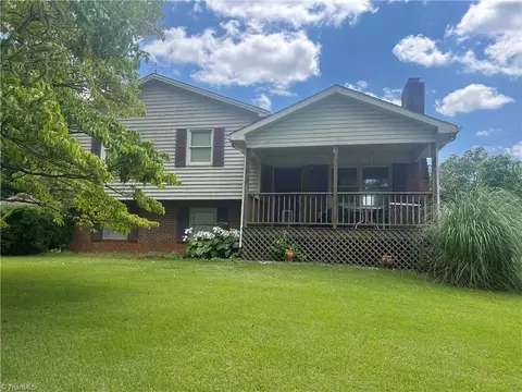 107 Hooks Dr, Mount Airy, NC 27030
