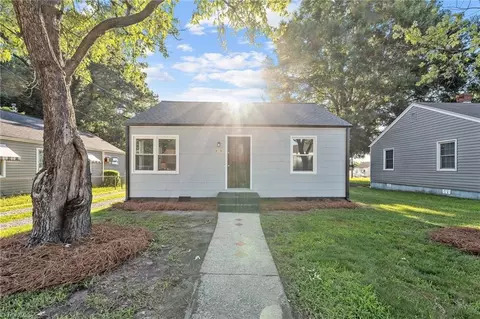 919 English St S, Greensboro, NC 27401