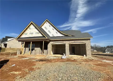 304 Grandworth Way, King, NC 27021