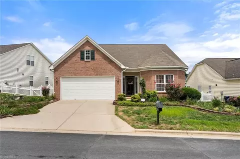 113 Riverwalk Ln, Jamestown, NC 27282