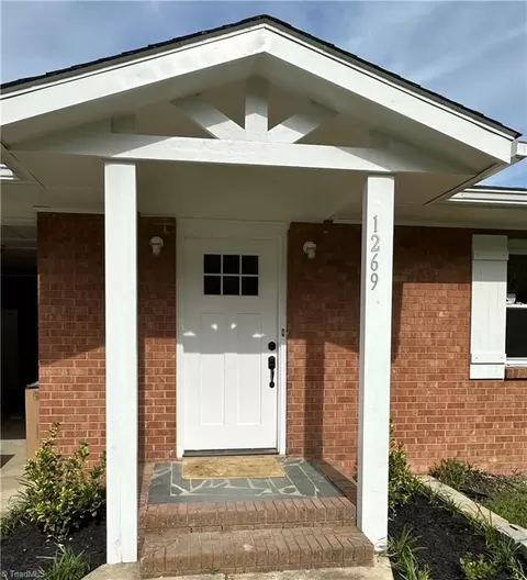 1269 Johnsontown Rd, Thomasville, NC 27360