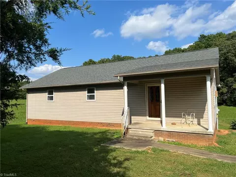 2827 Beckerdite Rd, Sophia, NC 27350