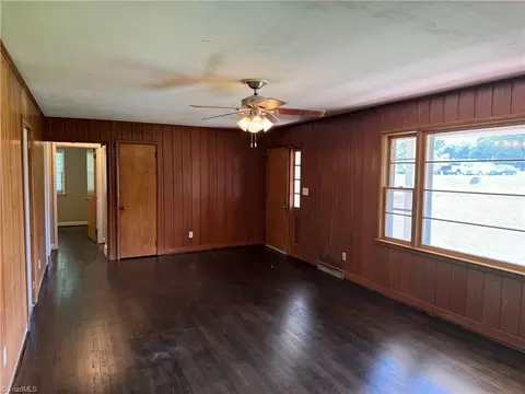 Living - 345 King St, King, NC 27021 photo 3 of 3