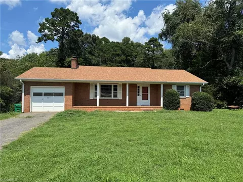 Exterior - 345 King St, King, NC 27021 photo 2 of 3