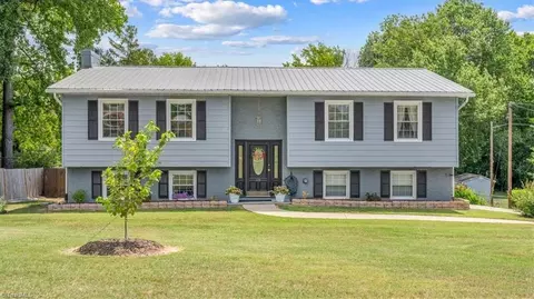 205 Kinview Dr, Archdale, NC 27263 photo 1