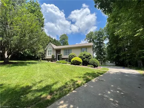 425 Pine Brook Pl, Wilkesboro, NC 28697