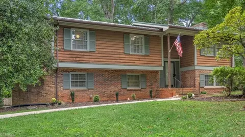 1027 Snowdon Ct, Asheboro, NC 27203