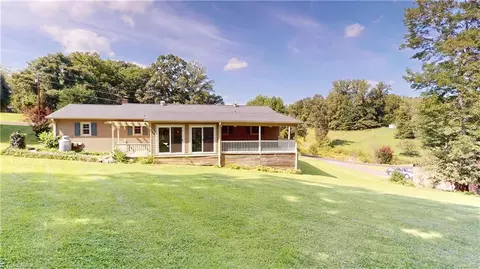 130 Ashley Dr, Dobson, NC 27017 photo 4
