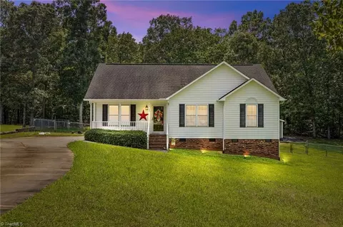 2563 Butterfly Trl, Randleman, NC 27317