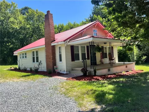 1821 Sechrest Cir, High Point, NC 27263