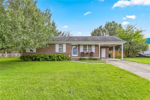 103 Eastway Ln, Graham, NC 27253