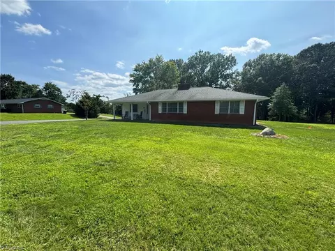 147 Follansbee Rd, Winston Salem, NC 27107