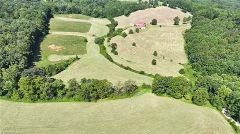 220 Ratcliff Rd, Moravian Falls, NC 28654