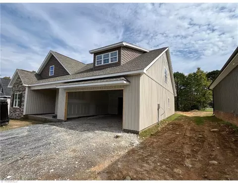 2560 High Meadow Dr, Asheboro, NC 27205