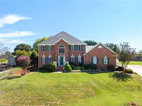 309 Greenfield Ct, Lexington, NC 27295