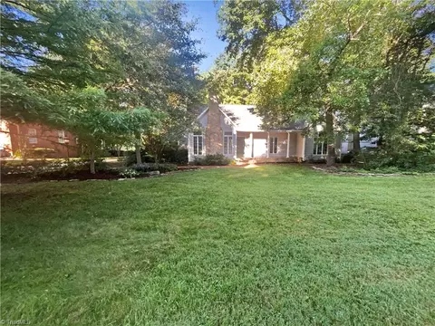 5323 Highstream Ct, Greensboro, NC 27407