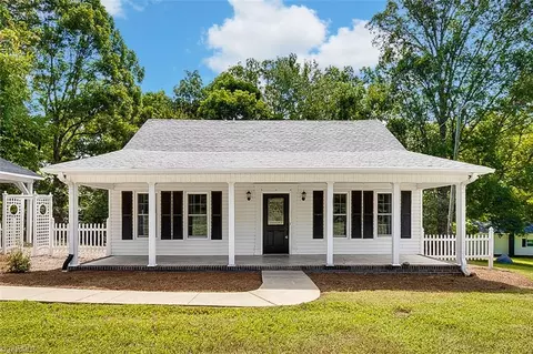 3325 Beckerdite Rd, Sophia, NC 27350