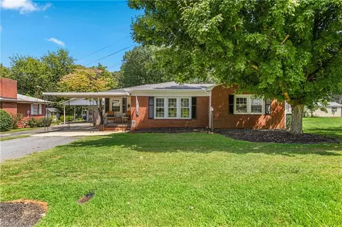 407 Beckner St, Lexington, NC 27292