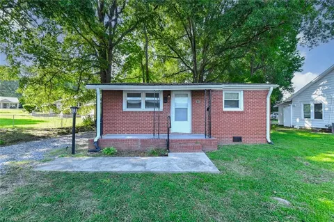 530 Fisher St N, Burlington, NC 27217