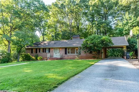 1920 Oakland Dr, Winston Salem, NC 27106