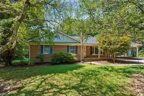 6979 Kelly Coltrane Dr, Randleman, NC 27317
