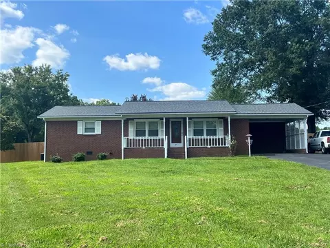 108 Ray Ave, Trinity, NC 27370 photo 2