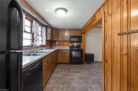 Kitchen - 2308 Stadium Dr E, Eden, NC 27288 photo 2 of 2