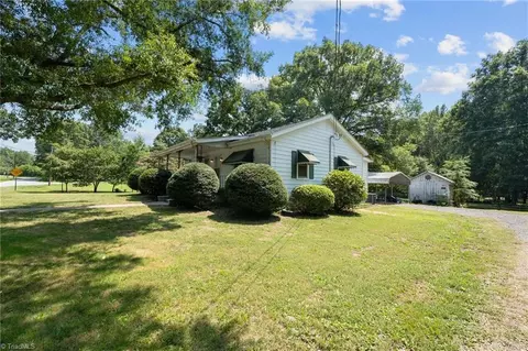 Exterior - 2308 Stadium Dr E, Eden, NC 27288 photo 3 of 6